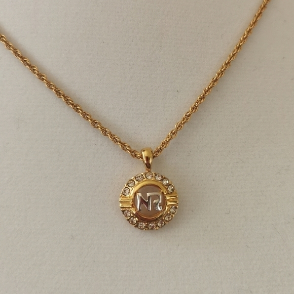 NINA Ricci authentic necklace - Picture 1 of 4